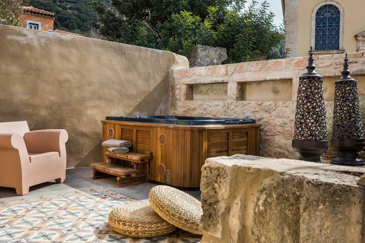 Villa Daniela - Saint Nikolas Retreat Faraklata エクステリア 写真
